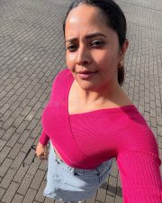 Sexy Anasuya Bharadwaj Selfies in Pink Pictures 04