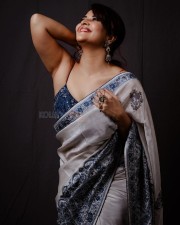 Sexy Anusuya Bharadwaj in a Silver Saree Photoshoot Photos 03