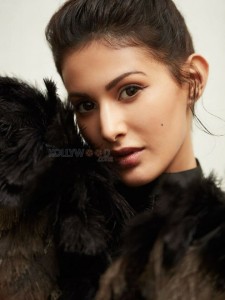 Sexy Indian Actress Amyra Dastur Lace Black Dress Photoshoot Stills 01