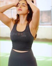 Sexy Iswarya Menon Glam Pictures 01