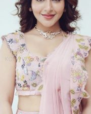 Sexy Iswarya Menon at Spy Movie Success Meet Photos 01