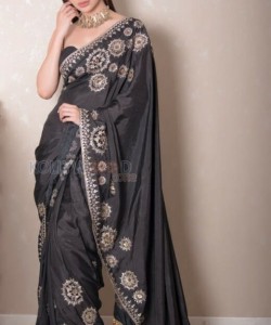 Sexy Mouni Roy in Black Printed Saree Pictures 03