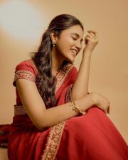 Sexy Priyanka Mohan in a Red Saree with Golden Embroidered Border Pictures 03