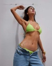 Sexy Vaani Kapoor in a Green Bra and Thong Photos 02