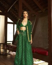 Shriya Pilgaonkar Glam in Green Photo 01
