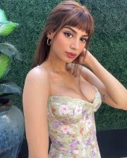 Sridevi Daughter Khushi Kapoor Cleavage in a Floral Dress with Plunging Neckline Pictures 02