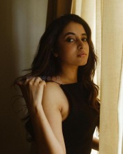 Stunning Priyanka Arul Mohan in a Black Sleeveless Top Photos 04