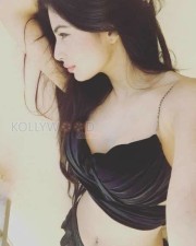 Tv Actress Mouni Roy Sexy Pictures