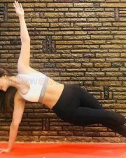 Vaani Kapoor 19 Vaani Kapoor Yoga Session Photos