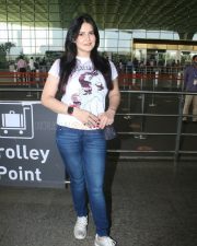 Zareen Khan Spotted at Airport Photos