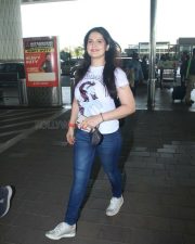 Zareen Khan Spotted at Airport Photos