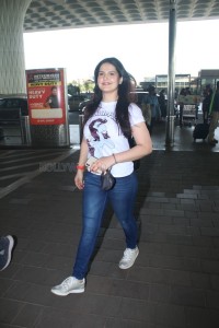 Zareen Khan Spotted at Airport Photos