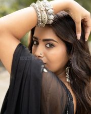 3 Roses Actress Rashi Singh in a Black Saree with White Butterfly Motifs and Sleeveless Black Blouse Pictures 06 3 Roses Actress Rashi Singh in a Black Saree with White Butterfly Motifs and Sleeveless Black Blouse Pictures 06