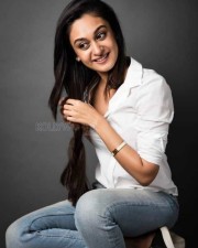 Actress Aishwarya Arjun New Photoshoot Pictures