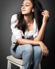 Actress Aishwarya Arjun New Photoshoot Pictures