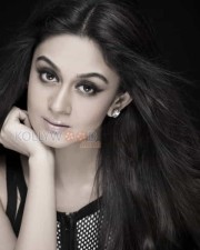 Actress Aishwarya Arjun Sexy Stills