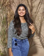 Actress Anupama Parameshwaran On Shooting Spot Photos
