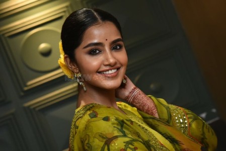 Actress Anupama Parameswaran at The Story Of a Beautiful Girl Movie First Look Launch Photos 10
