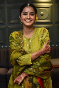Actress Anupama Parameswaran at The Story Of a Beautiful Girl Movie First Look Launch Photos 13