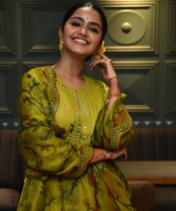 Actress Anupama Parameswaran at The Story Of a Beautiful Girl Movie First Look Launch Photos 24