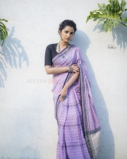 Actress Anupama Parameswaran in a Cotton Saree Photos 01