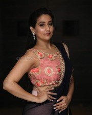 Actress Manjusha At Ninu Veedani Needanu Nene Pre Release Event Pictures