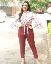 Actress Manjusha At Tenali Ramakrishna Ba Bl Teaser Launch Photos