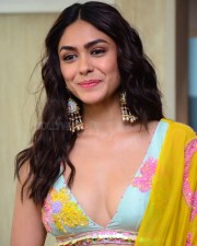 Actress Mrunal Thakur at Sita Ramam Trailer Launch Event Photos 19 Actress Mrunal Thakur at Sita Ramam Trailer Launch Event Photos 19