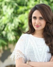 Pragya Jaiswal 55 Actress Pragya Jaiswal In Gunturodu Photos