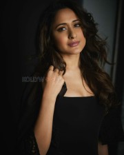 Pragya Jaiswal 28 Actress Pragya Jaiswal Sexy Photoshoot Pictures