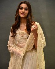Actress Saiee M Manjrekar at Major Movie Trailer Launch Pictures 18