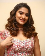 Actress Saiee Manjrekar at Ghani Movie Trailer Launch Photos 16