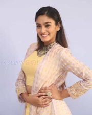 Actress Sana Makbul Latest Pictures