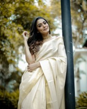 Actress Sana Makbul Photoshoot Pictures 10