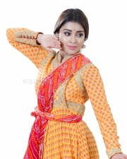 Actress Shriya Saran Dance Poses Photos