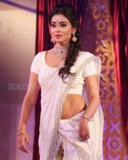 Actress Shriya Saran Sexy Saree Pics