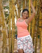 Actress Shruthi Reddy Pictures