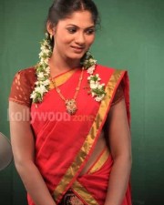 Actress Shruthi Sexy Photos