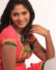Actress Shruthi Sexy Photos