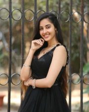 Actress Simrat Kaur Interview Pictures 13