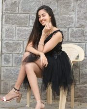 Actress Simrat Kaur Interview Pictures 27