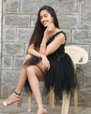 Actress Simrat Kaur Interview Pictures