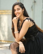 Actress Simrat Kaur Interview Pictures