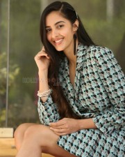 Actress Simrat Kaur Randhawa At Dirty Hari Movie Press Meet Pictures