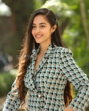 Actress Simrat Kaur Randhawa At Dirty Hari Movie Press Meet Pictures