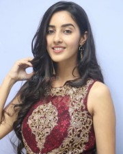 Actress Simrath Kaur Photos
