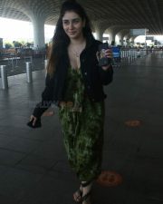 Actress Warina Hussain at Airport Departure Pictures