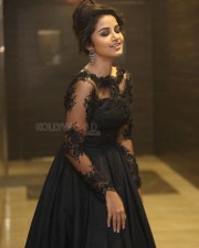 Aishwarya Devan Spotted At The Box Office India For The Promotion Of Film Kaashi In Search Of Ganga Photos