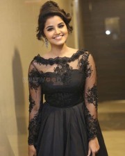 Aishwarya Devan Spotted At The Box Office India For The Promotion Of Film Kaashi In Search Of Ganga Photos