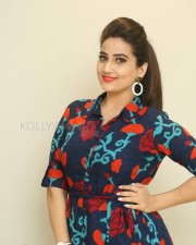 Anchor Manjusha At Next Enti Trailer Launch Photos